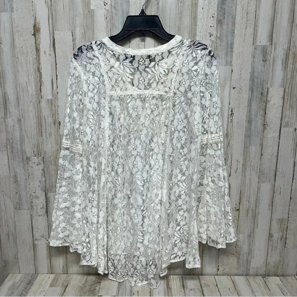 Lola P lace blouse top Womens size Medium Ivory Bell Sleeve - Picture 6 of 7